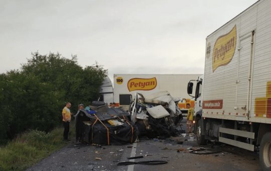 Duas pessoas morrem e quatro ficam feridas após acidente na BR-116