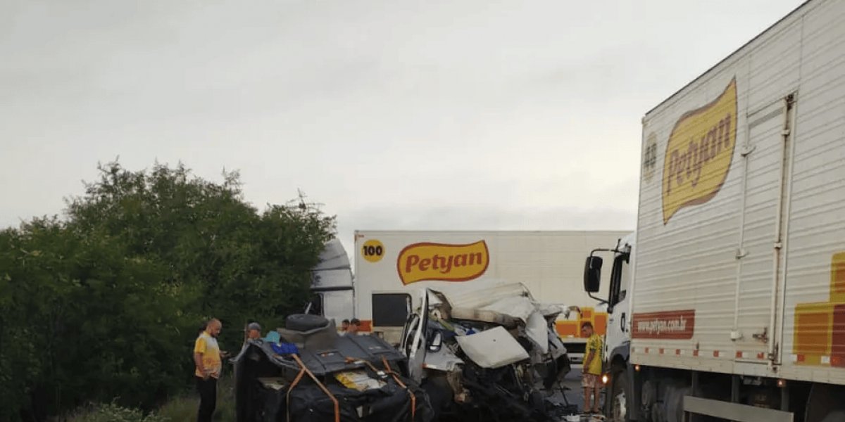 Duas pessoas morrem e quatro ficam feridas após acidente na BR-116