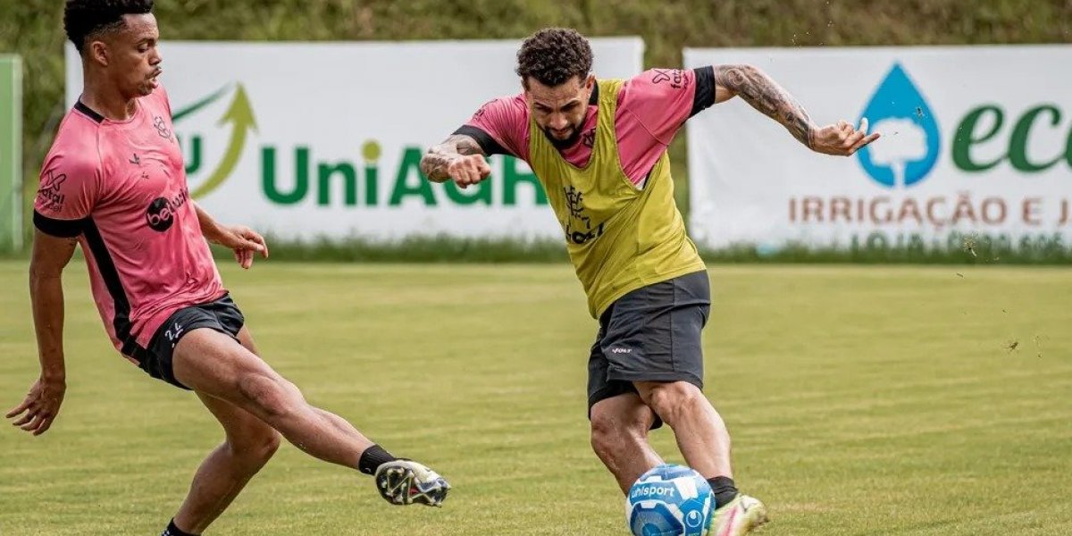 Vitória tem manhã com treino de finalizações e trabalha saída de bola