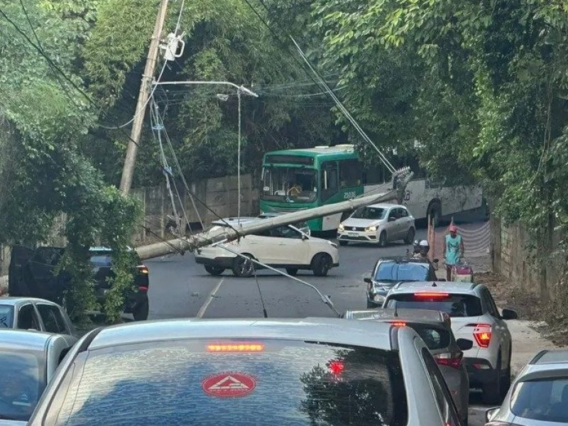 Mulher sofre mal súbito e bate em poste no Trobogy; acesso ficou bloqueado