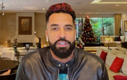 Latino conta ter ido à falência devido o vício em jogos: 'Jogo até falir'