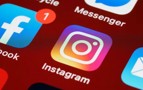 Redes sociais do grupo Meta passarão a cobrar por selo azul verificado