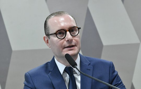 Por 58 votos a 18, Senado aprova Zanin para o STF