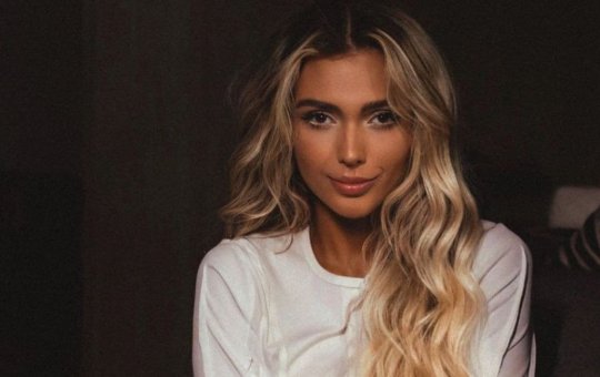 Fernanda Campos fala sobre romance com Neymar