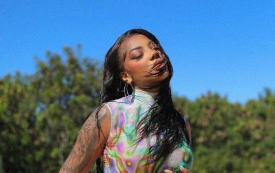 Ludmilla vence processo após ser chamada de ‘macaca’ e comemora