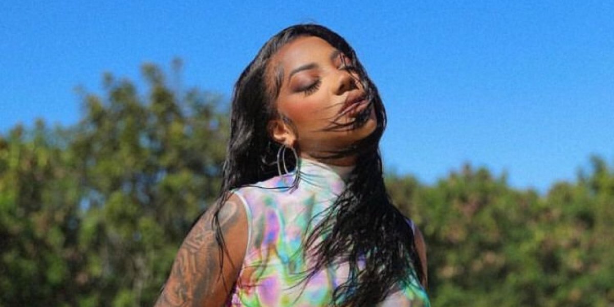 Ludmilla vence processo após ser chamada de ‘macaca’ e comemora