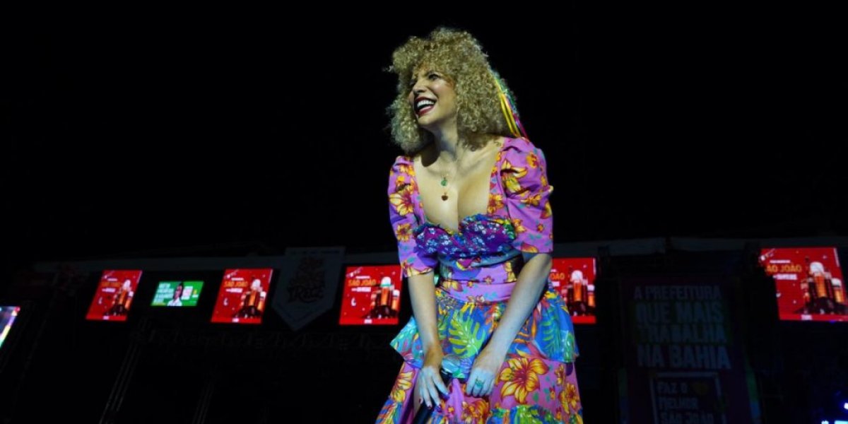 Vanessa da Mata emociona público no São João de Irecê; veja shows deste sábado