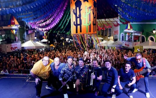 Geraldo Azevedo e Jorge e Mateus agitam multidão no São João de Salvador