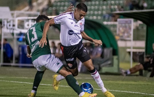 Vitória joga mal e é derrotado para o Guarani em Campinas