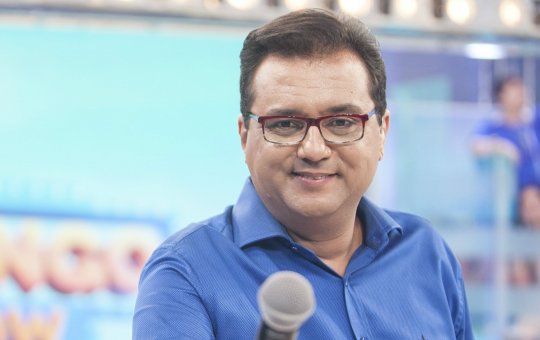 Geraldo Luís pede emprego a Silvio Santos no SBT