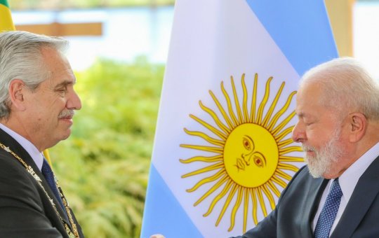 "Não faz sentido que o Brasil perca espaço no mercado argentino", afirma Lula