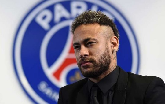 Vai ficar? Sem negociações, Neymar pode permanecer no PSG após rumores de saída