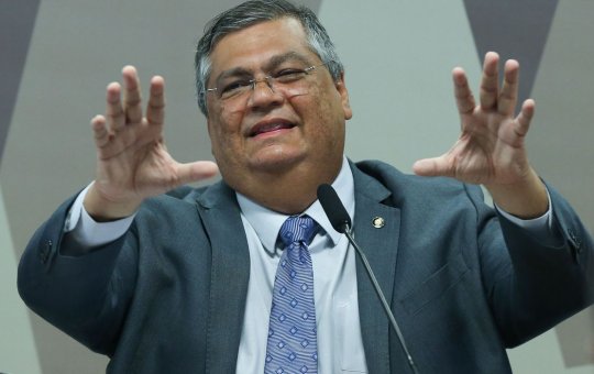 Inteligência artificial pode significar morte dos estagiários, diz Flávio Dino