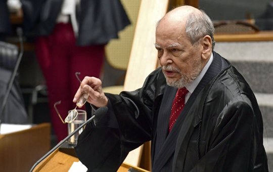 Ex-ministro do STF Sepúlveda Pertence morre aos 85 anos