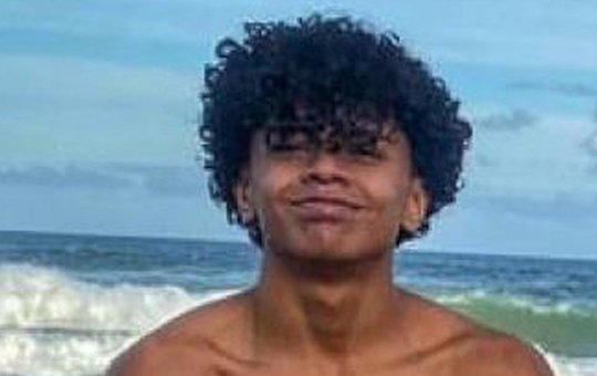 Adolescente de 15 anos desaparece em mar da praia de Busca Vida