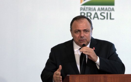 Eduardo Pazuello é investigado por suposto desvio de ética em compra de vacinas