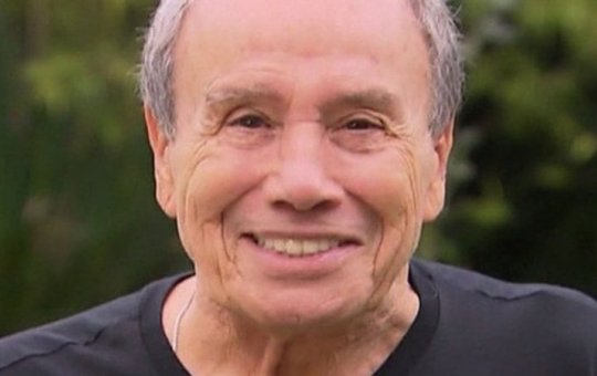 Stenio Garcia grava vídeo em hospital após internação por septicemia aguda