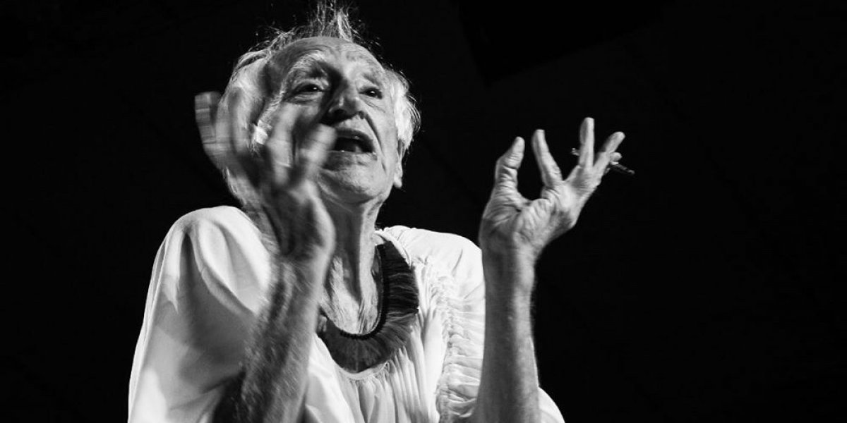 Após incêndio, dramaturgo Zé Celso é internado e entubado em São Paulo