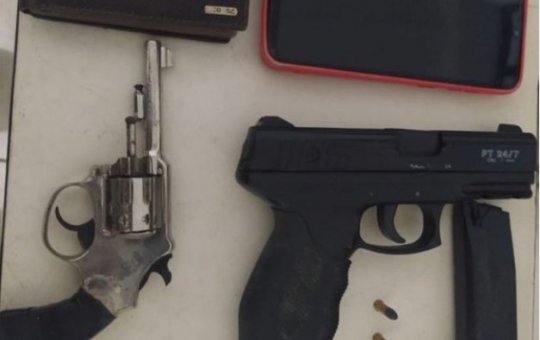 Mulher é detida com revólver e arma falsa em rodovia de Ilhéus