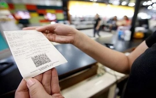 Moradora de Lauro de Freitas ganha prêmio de R$ 1 milhão na Nota Premiada