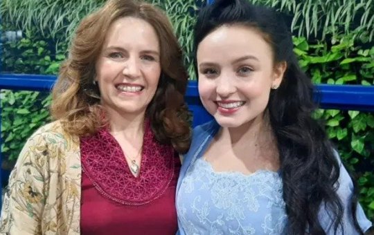 Larissa Manoela fala sobre briga com a mãe: 'Tenho uma nova família'