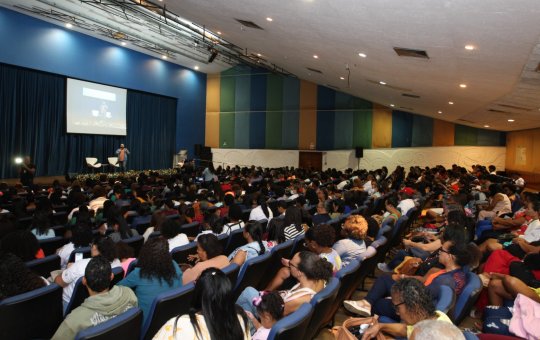 Alunos de creches comunitárias assistem documentário sobre Independência BA