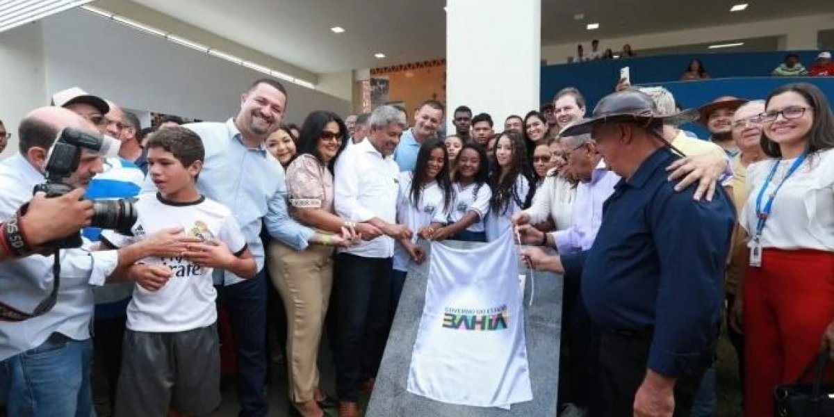 Governo do Estado inaugura escola de tempo integral e pacote de obras em Cipó