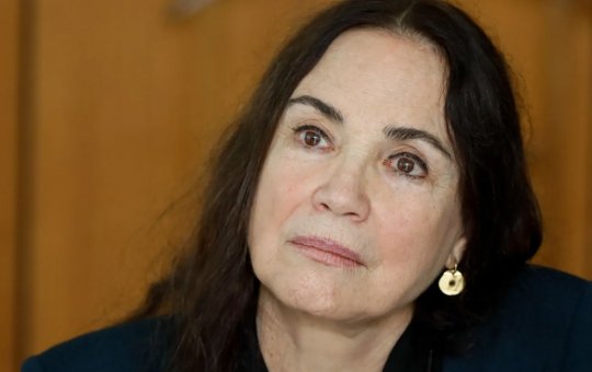 Em post contra Lula, Regina Duarte ataca Ivete Sangalo e Anitta