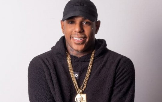 Cantor da banda 'Oh Polêmico' volta a passar mal em show