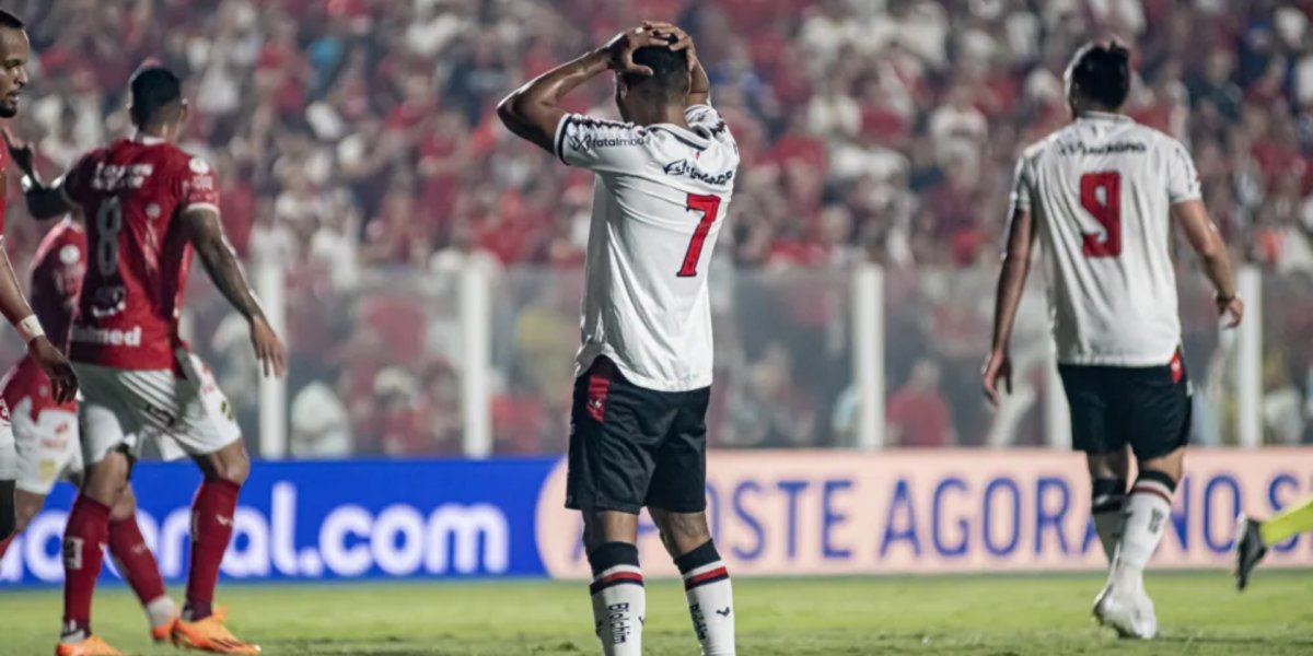 Vitória perde para o Vila Nova e continua fora do G4 da Série B