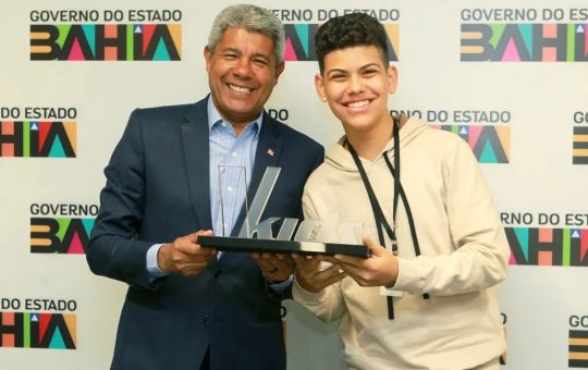 Jerônimo Rodrigues recebe vencedor do The Voice Kids no CAB