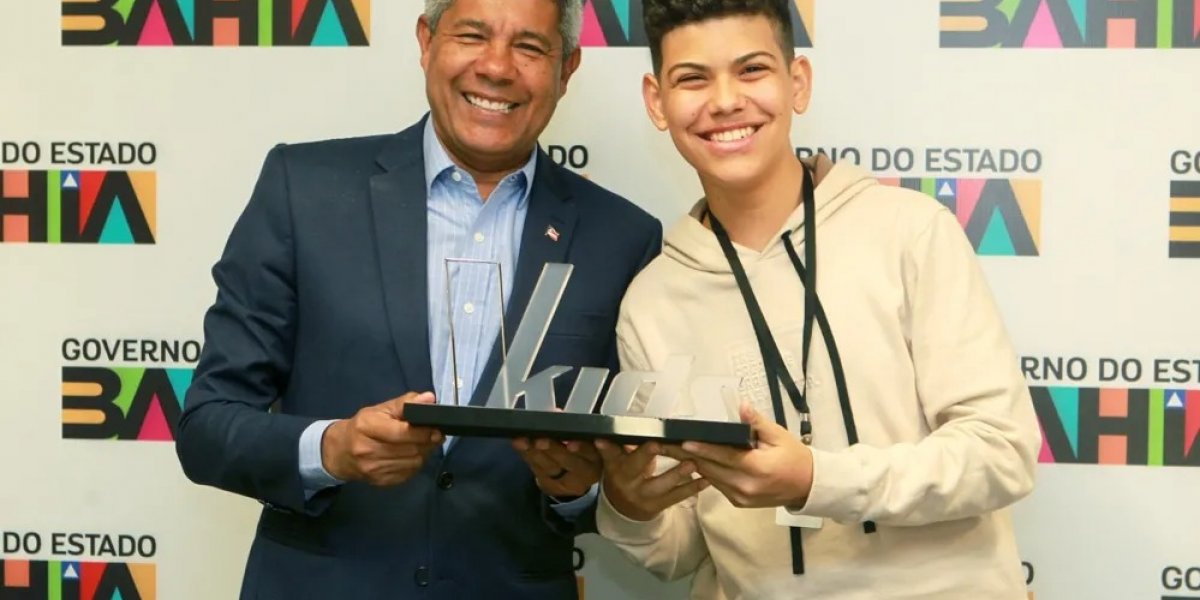 Jerônimo Rodrigues recebe vencedor do The Voice Kids no CAB