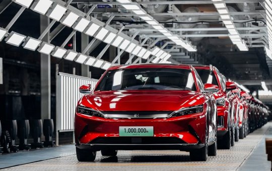 Fábricas da BYD devem movimentar setores imobiliário, de serviços e alimentos