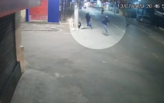 PM reage a assalto, atira e bota assaltantes para correr em Lauro de Freitas