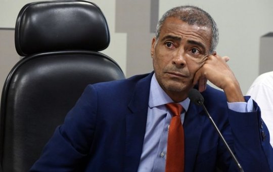 Senador Romário é internado no Rio de Janeiro após quadro de infecção
