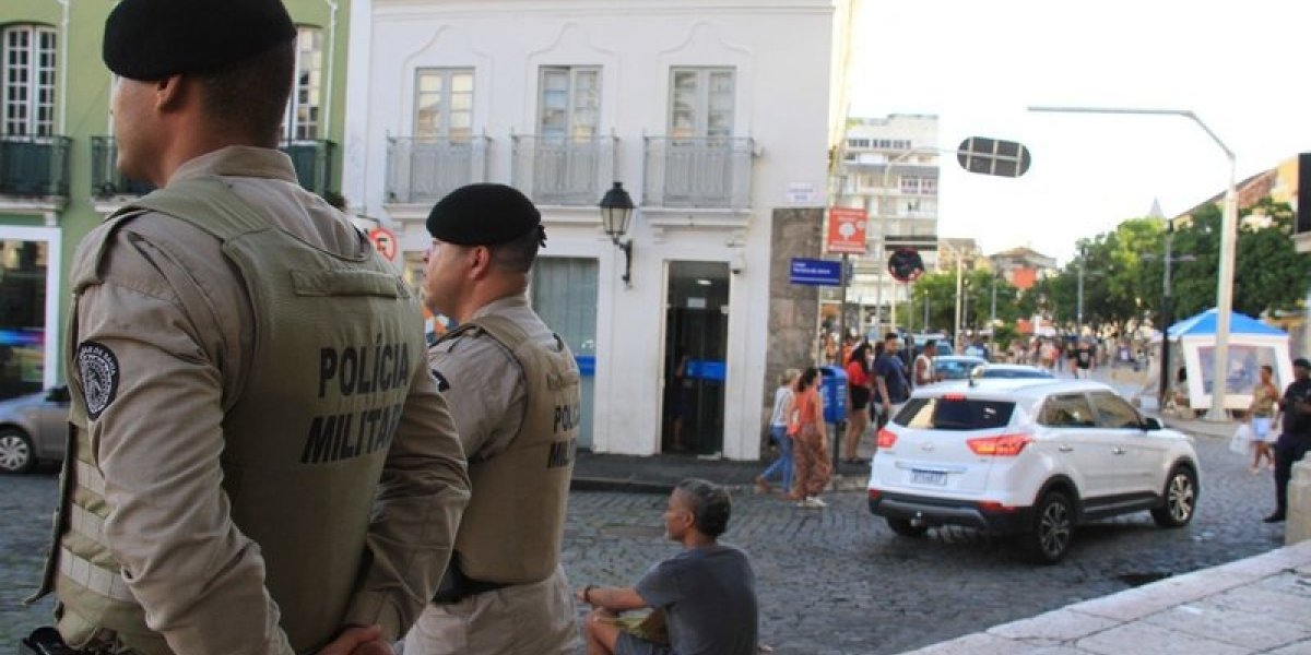 Vítima tem celular recuperado minutos após crime na Ladeira da Montanha