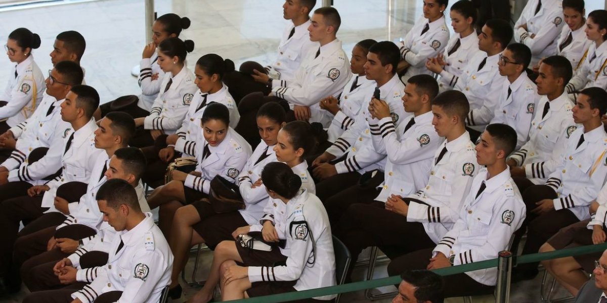 MPF ajuíza ação contra "padrão estético" em escolas públicas militares