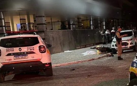 Criança morre atropelada na calçada por moto conduzida por homem sem habilitação