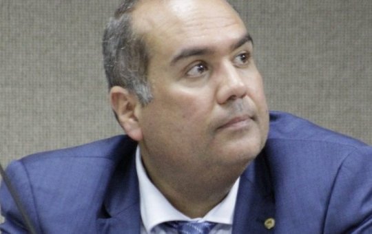 "A gente precisa saber o que a diretoria quer fazer do Bahia", diz Sandro Regis 