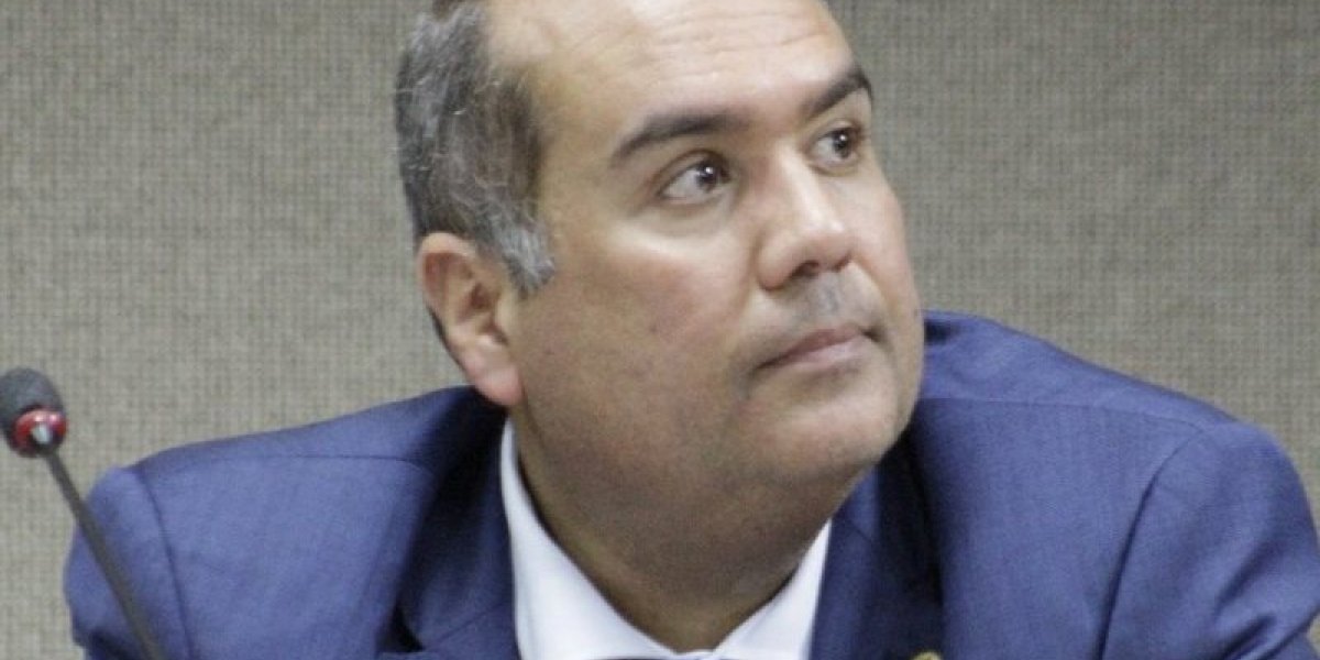 "A gente precisa saber o que a diretoria quer fazer do Bahia", diz Sandro Regis