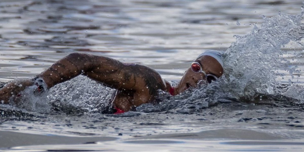 Ana Marcela Cunha conquista medalha de bronze no Mundial de Fukuoka