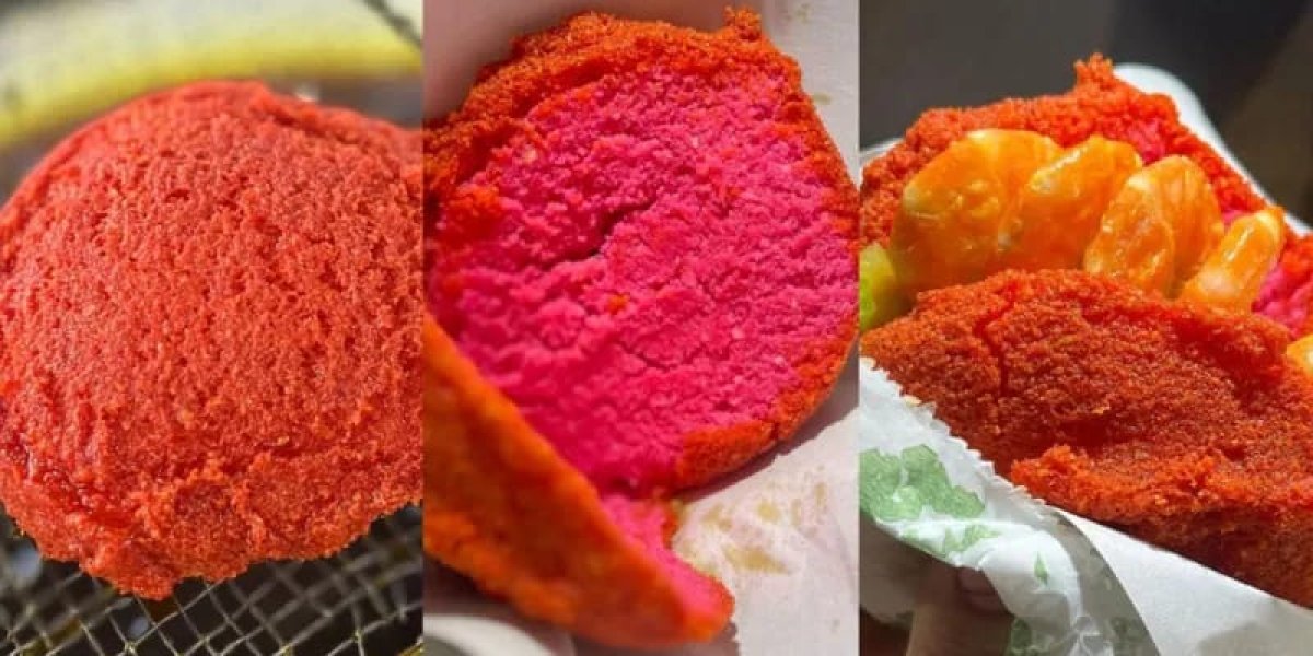 Baiana entra na brincadeira com lançamento do filme Barbie e vende acarajé rosa