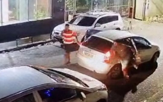 Bandidos armados roubam carro de casal no bairro da Graça