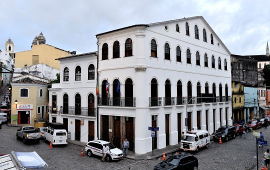 Casa do Benin comemora 35 anos com exposição do acervo de Arlete Soares