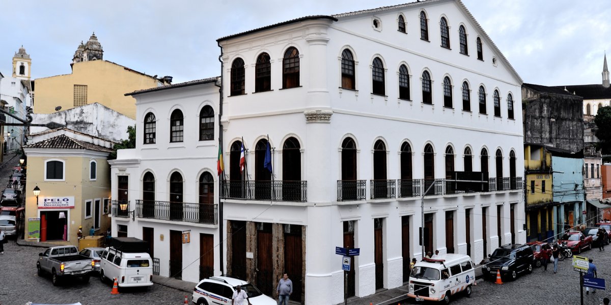 Casa do Benin comemora 35 anos com exposição do acervo de Arlete Soares
