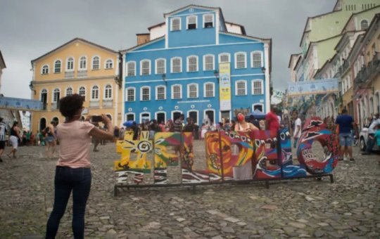 Flipelô anuncia programação com nomes como Mia Couto, escritor moçambicano