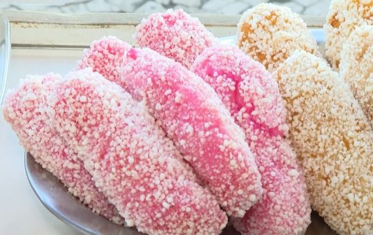 Baiana de acarajé também decide vender bolinho de estudante rosa