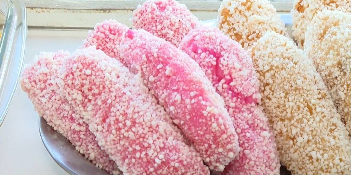 Baiana de acarajé também decide vender bolinho de estudante rosa