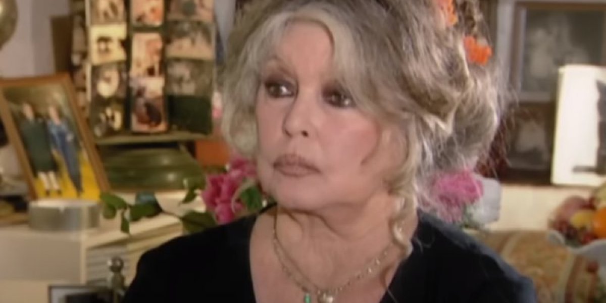 Atriz Brigitte Bardot tem crise respiratória e é socorrida por bombeiros