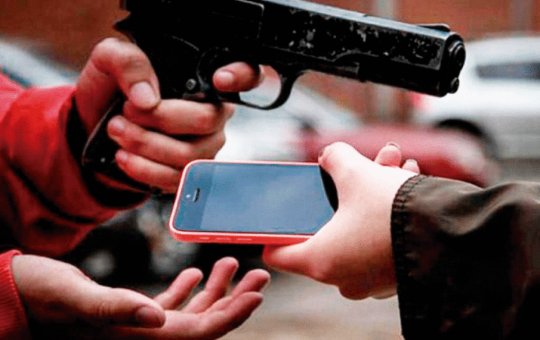 Brasil tem quase 1 milhão de celulares roubados por ano, aponta Anuário